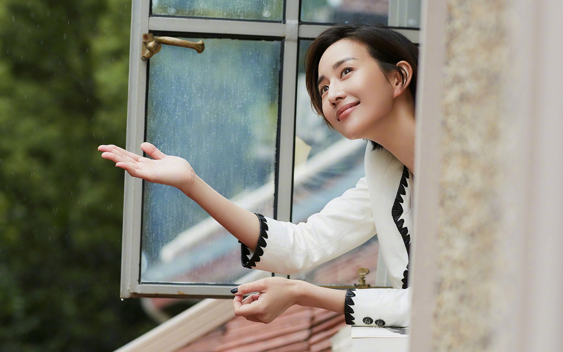 LEYU乐鱼体育官方网站-【特劳特火力全开】洛杉矶天使明星迈克·特劳特单场狂轰三击，特劳特mlb