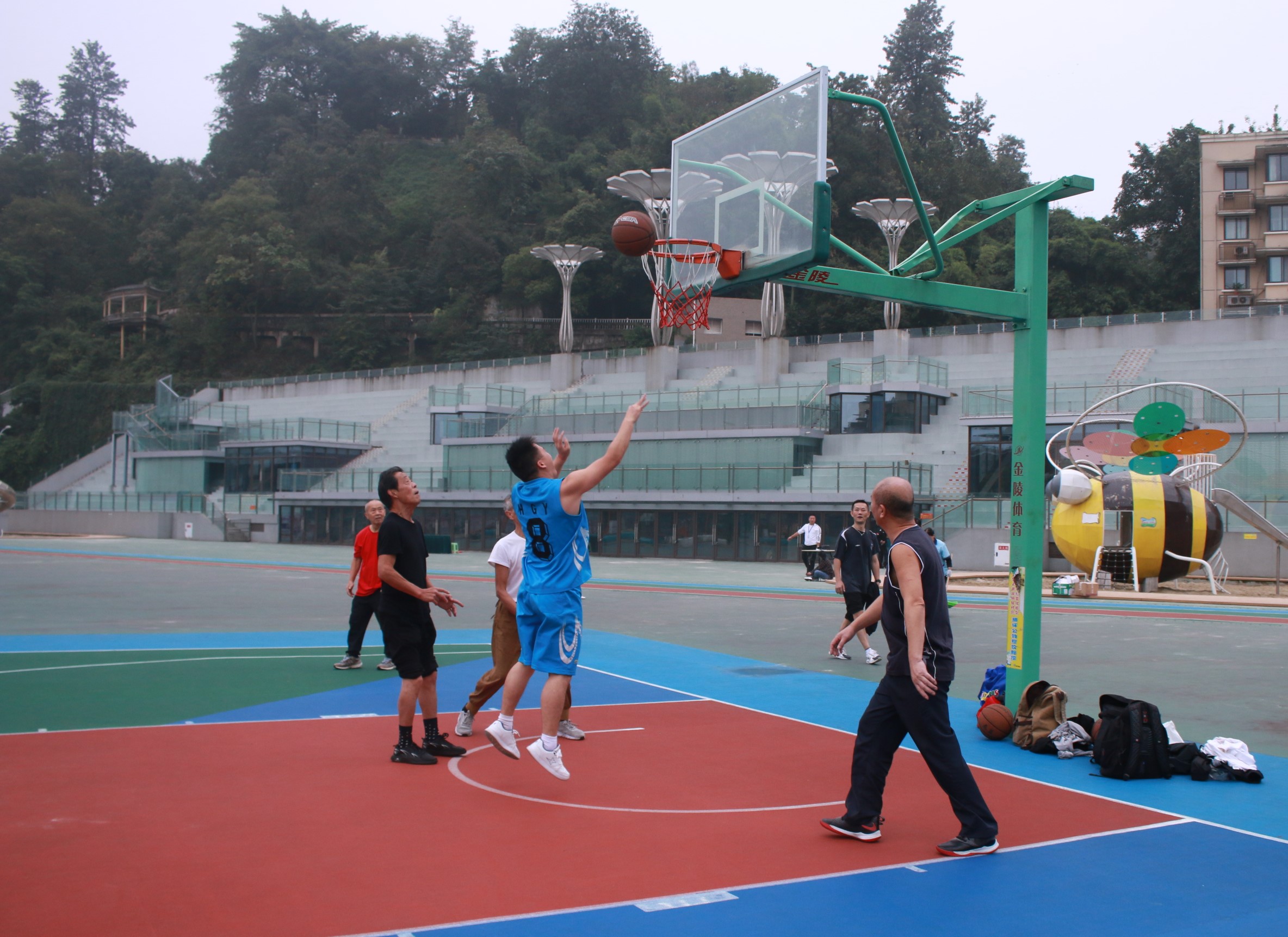 包含未来人才的培养：学校篮球教育的新探索。的词条